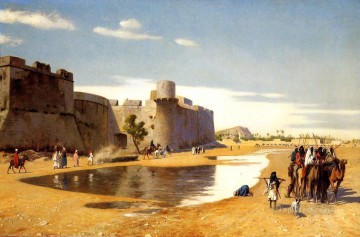 ジャン・レオン・ジェローム Painting - 要塞都市の外にあるアラブのキャラバン エジプト ギリシャ アラビア オリエンタリズム ジャン レオン ジェローム
